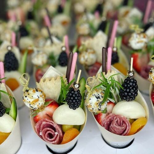 Ēdienu Mākslas Studija - Kāzu ēdinātāji